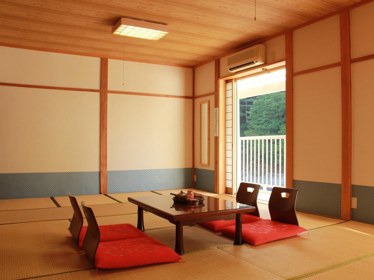 Kiriake Riverside House Hotel Nagano Exterior photo
